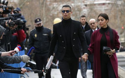 Роналду вернулся в Мадрид на суд и согласился выплатить огромный штраф
