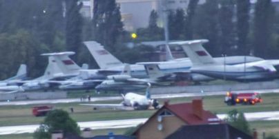 Как трясло самолет во время посадки. В Сети выложили еще одно видео инцидента в аэропорту "Киев"