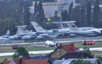 Как трясло самолет во время посадки. В Сети выложили еще одно видео инцидента в аэропорту "Киев"