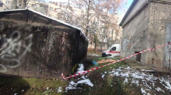 Труп в ковдрі знайшли посеред вулиці: 26-річний львів'янин розстріляв безхатька з револьвера (фото)
