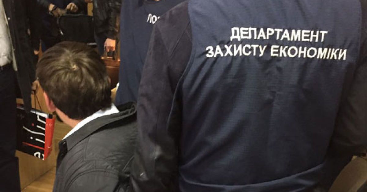 В Харькове госисполнитель погорел на взятке в более чем 100 тыс. гривен
