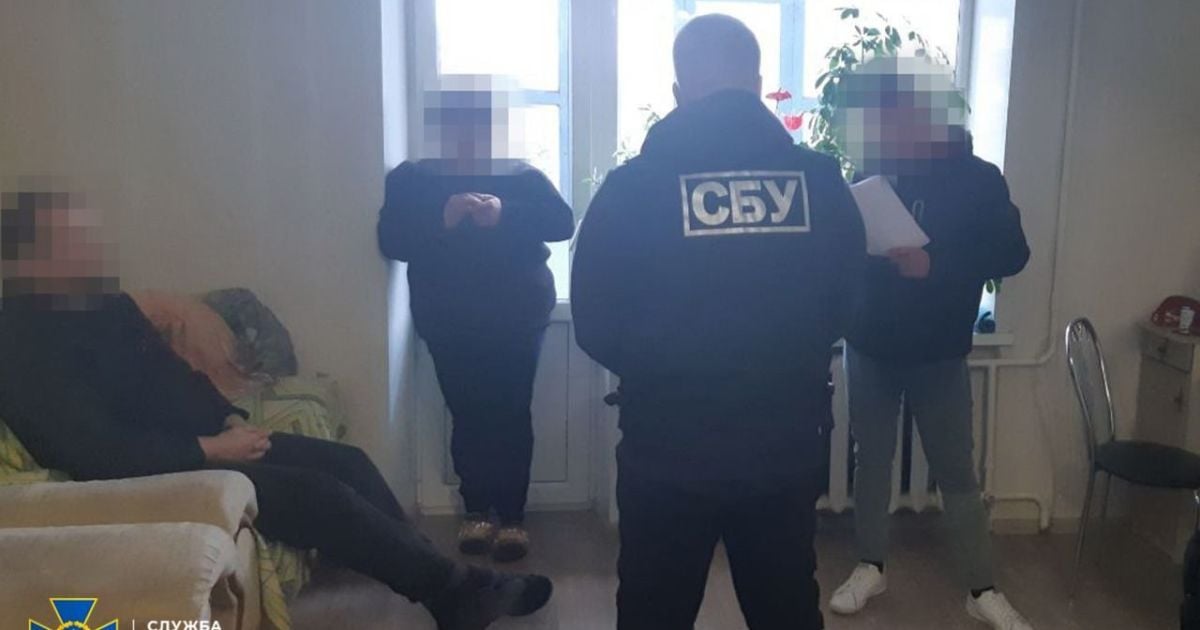 Підтримував збройну агресію РФ: в Україні затримали іноземного блогера, який знімав фейки для російського каналу (фото)