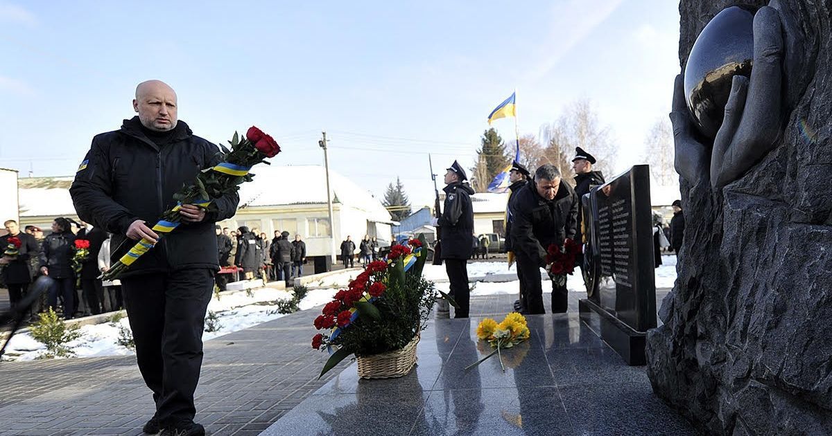 Мати вбитого під Іловайськом героя віддала державну компенсацію за сина військовим