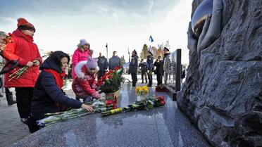 Турчинов та Аваков відкрили на Київщині меморіал загиблим героям_14 / © Інформаційно-аналітичний центр РНБО