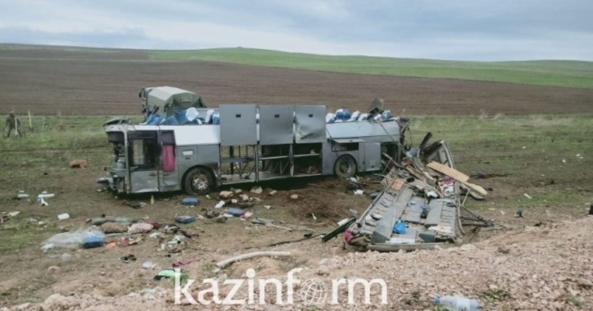 В Казахстане в жутком ДТП перевернулся автобус, 11 погибших