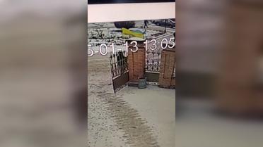 В Белой Церкви неизвестный сломал флаг Украины и бросил на землю
