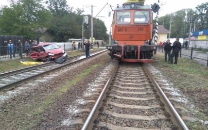 ДТП с поездом на Киевщине: свидетели уверяют, что шлагбаум не сработал