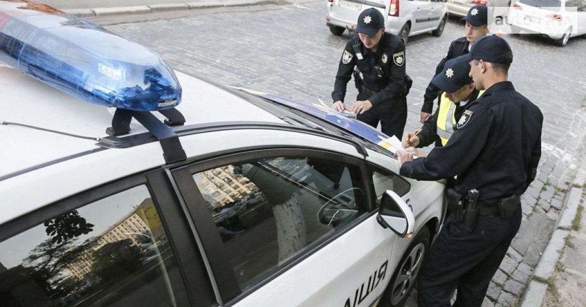 В Україні водіям дозволили надавати автоцивілку з телефона
