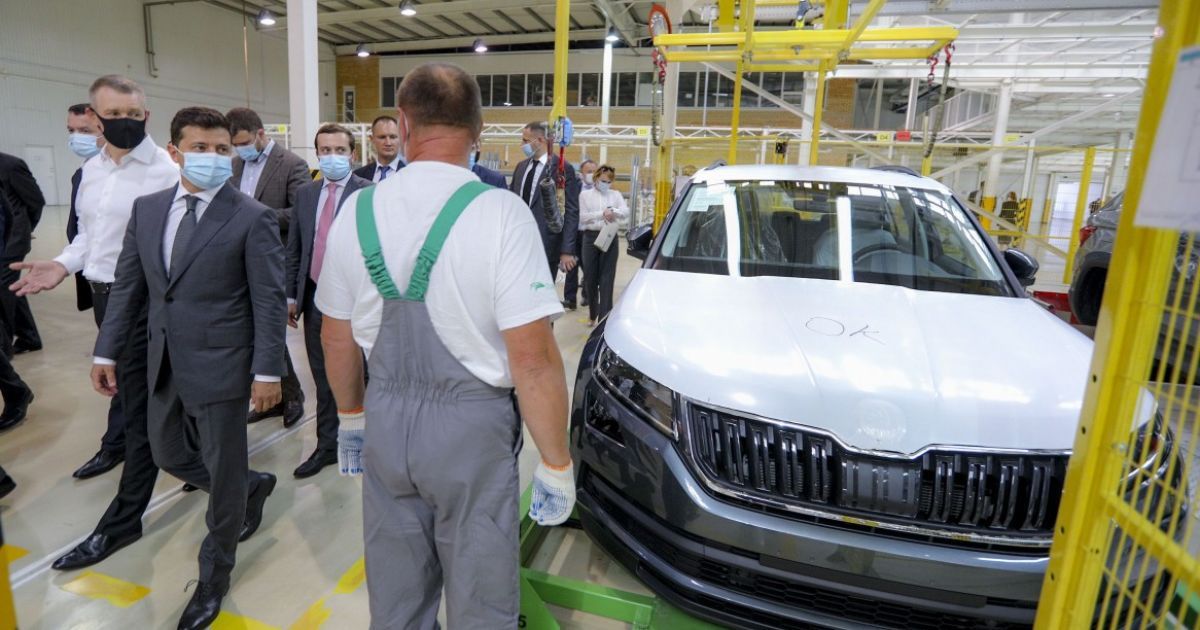 Зеленський пообіцяв відродити автопром в Україні та вивести його в лідери світового ринку