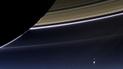 Космічні "каблучки": NASA показало фото Землі крізь кільця Сатурна