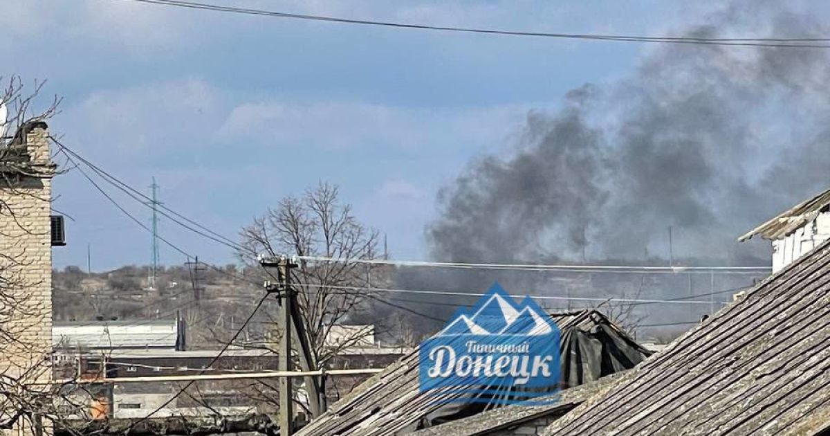 На окупованій Донеччині пролунали гучні вибухи: детонує склад з боєприпасами окупантів (фото, відео)