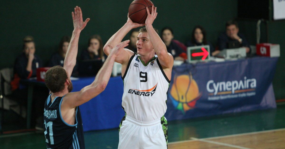 Матч "Днепра" и "Будивельника" - грандов украинского баскетбола.