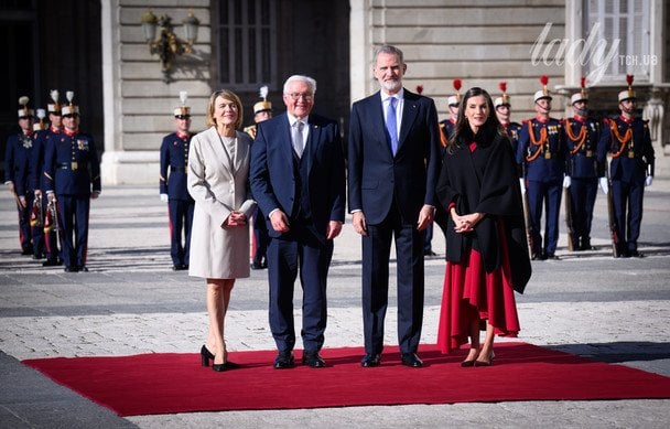 Франк-Вальтер Штайнмайер и первая леди Эльке Бюденбендер с королем Филиппом VI и королевой Летицией / © Getty Images