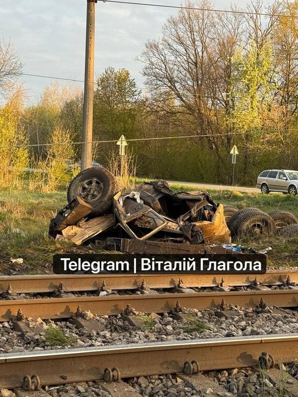 На Львівщині сталася жахлива ДТП на залізниці. / © Віталій Глагола
