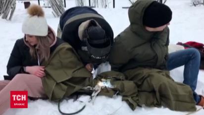 Пара з Харкова скріпила своє кохання ланцюгами в Києві