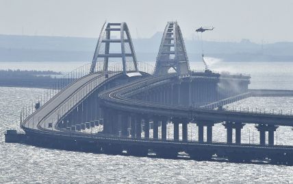 На Керченському мосту значно посилили перевірки авто та пасажирів: "Як в аеропорту"