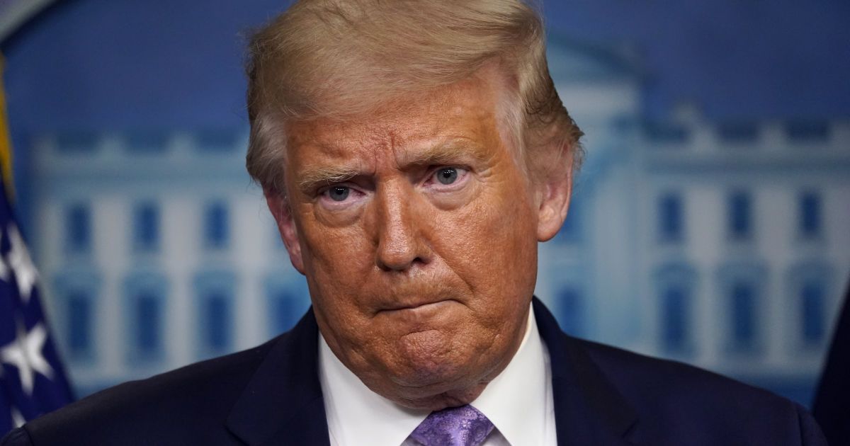 Twitter будет удалять сообщения, в которых Трампу будут желать смерти от коронавируса