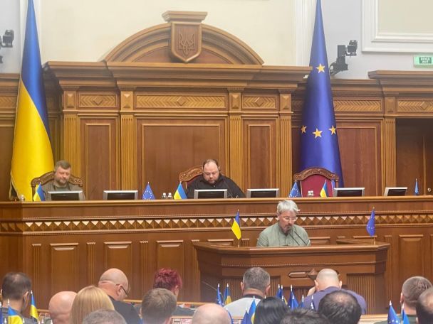 Ткаченко лично пришел выступать в Раду/Фото: Железный нардеп (Ярослав Железняк) в Telegram