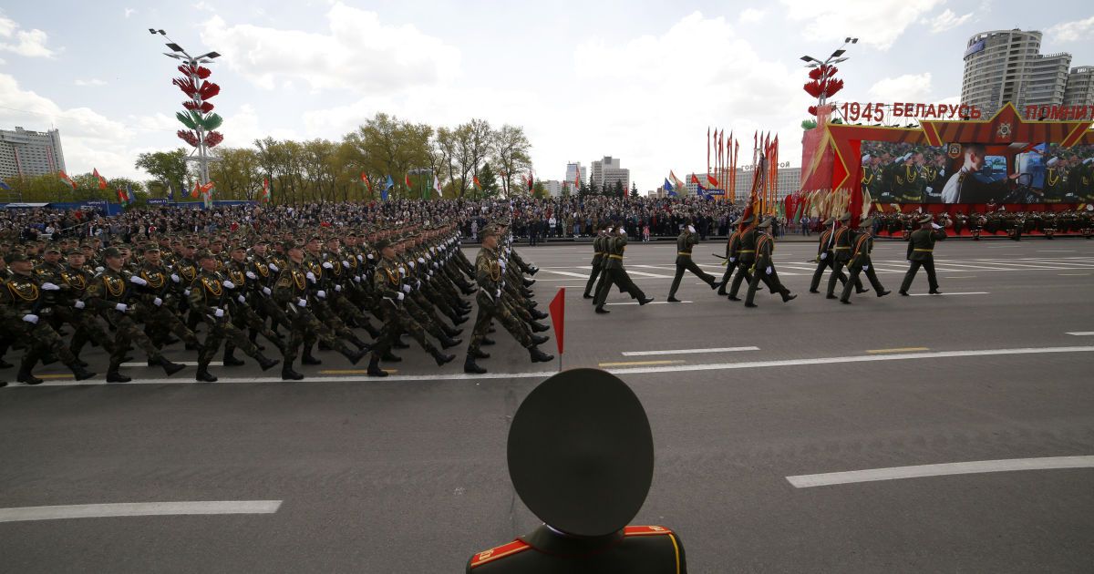 У Білорусі попри коронавірус пройшов парад до Дня перемоги_8 / © Associated Press