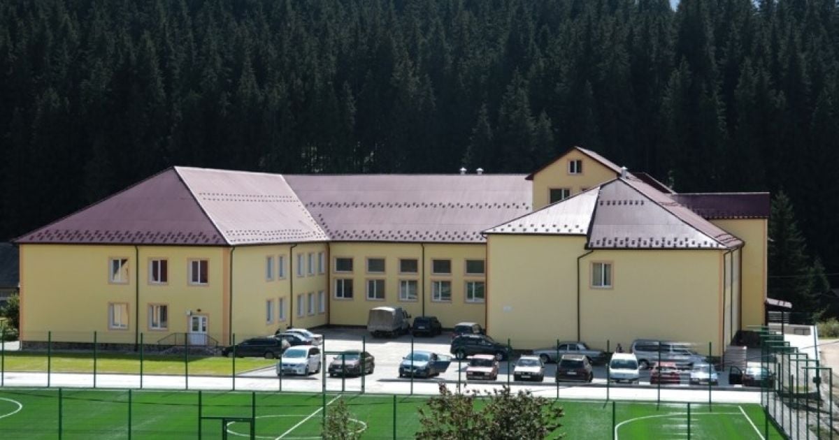 На Прикарпатті у гірському селі відкрили сучасний ліцей за президентською програмою