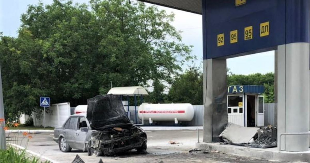 Насмерть сбил женщину и врезался в заправку: в Киевской области водитель под наркотиками совершил масштабное ДТП (фото)