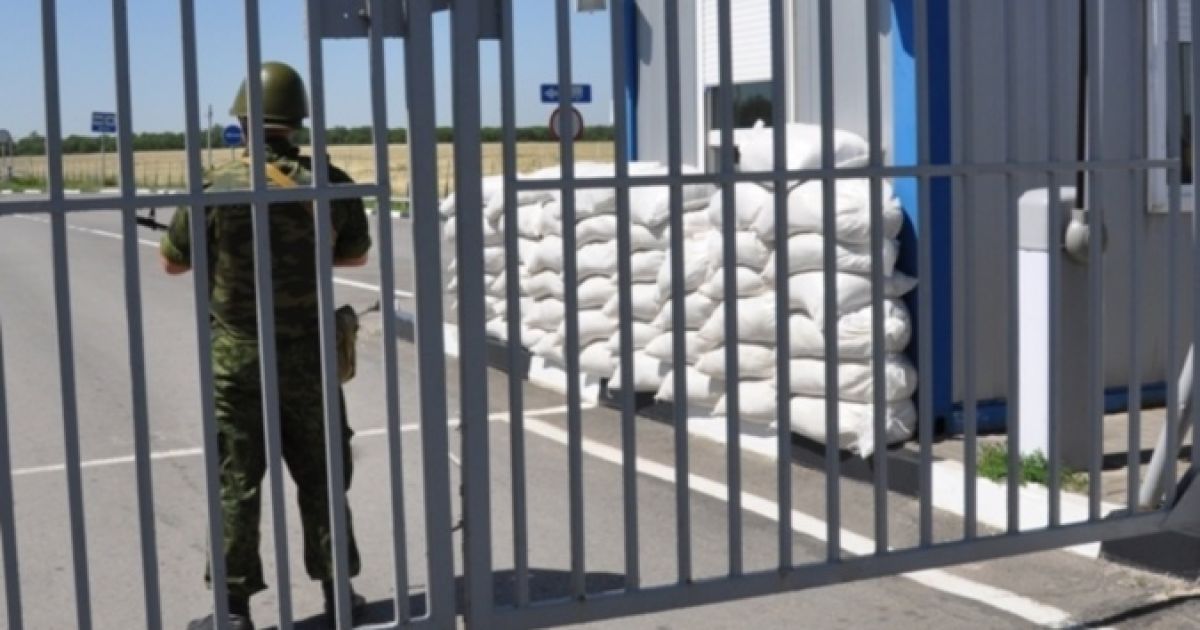 Пограничнику выстрелили в грудь