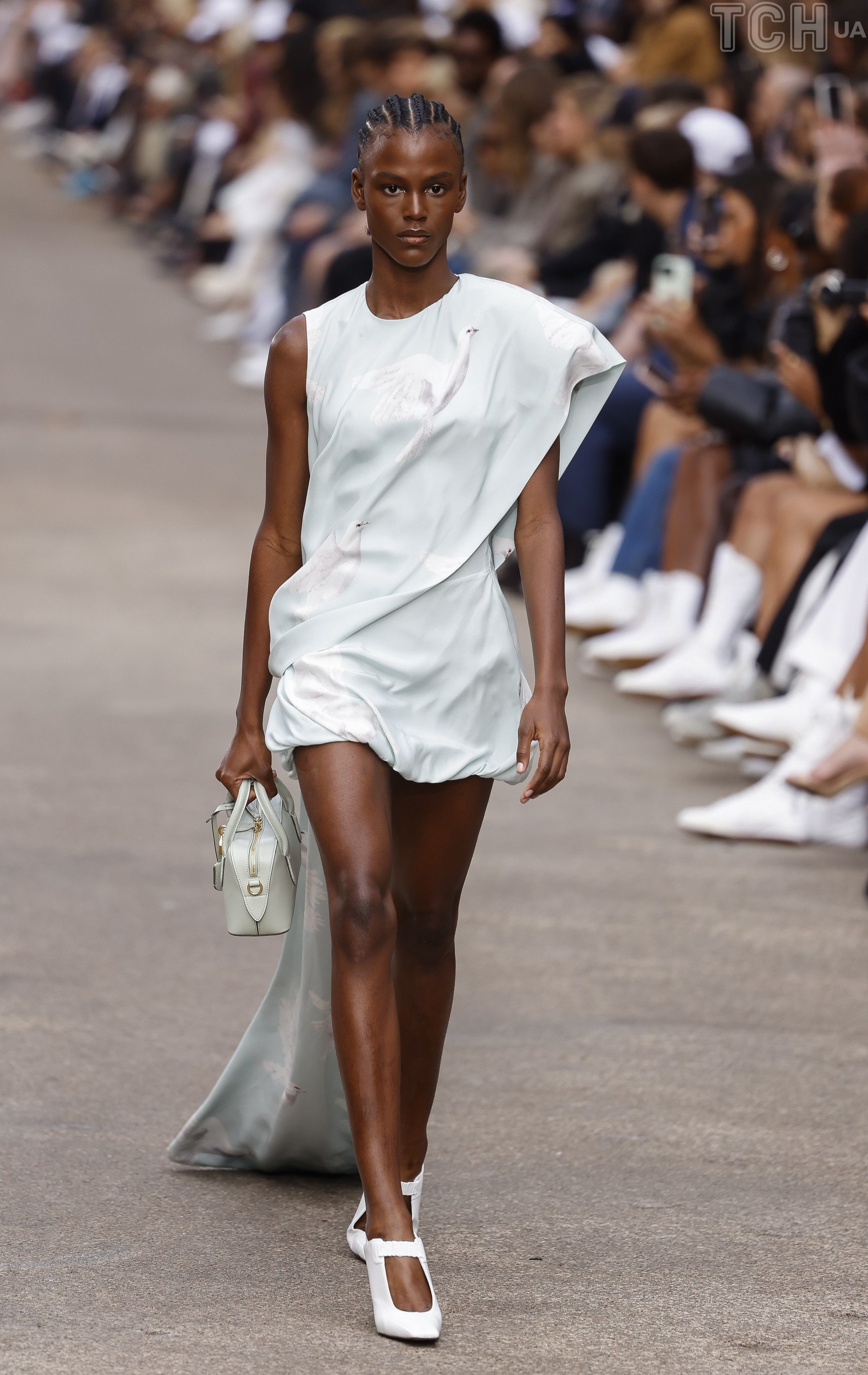 Stella McCartney презентував колекцію весна-літо 2025 у Парижі
