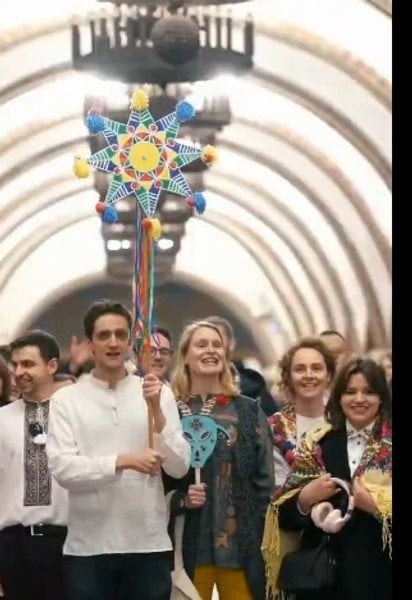 Иностранные дипломаты поздравляют украинцев с Рождеством