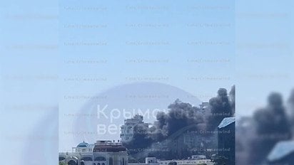У Ялті пролунали вибухи та почалася пожежа: людей просять залишити пляжі