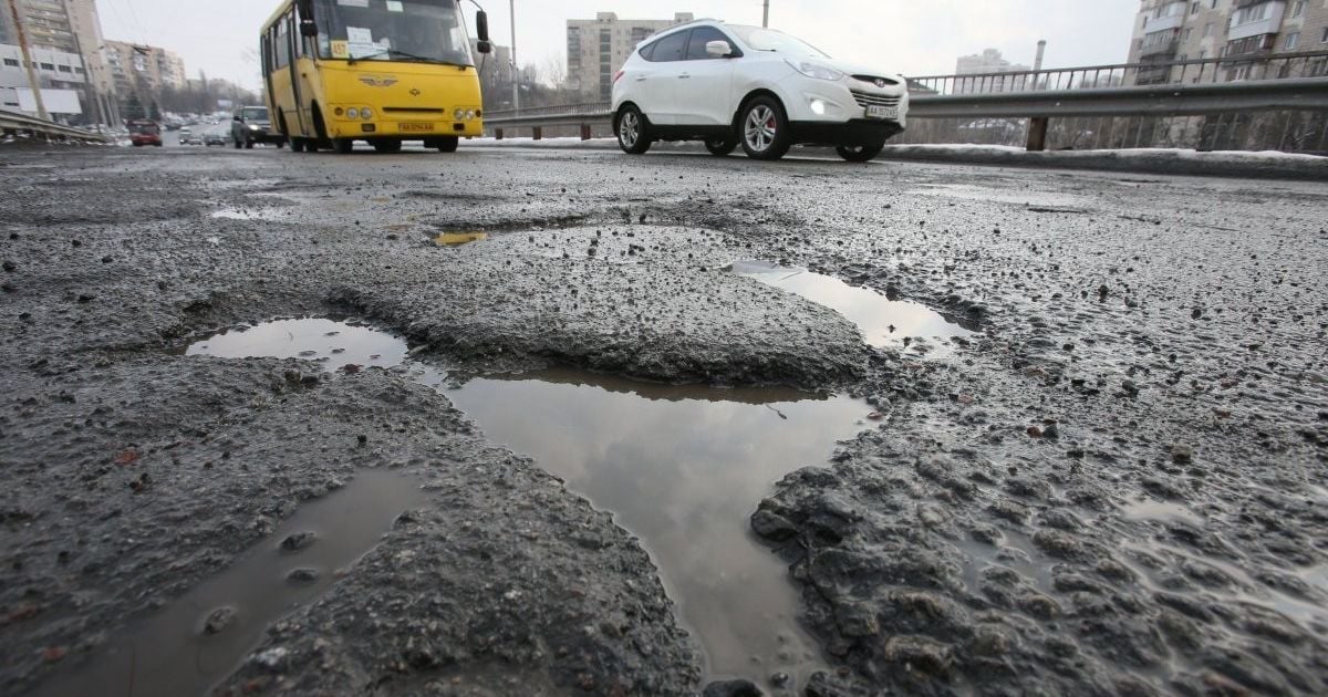 На Львівщині звільнили керівника обласного автодору