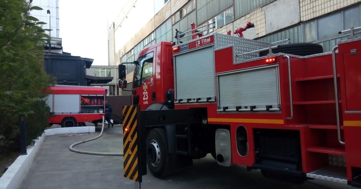 пожежа на заводі в Києві_6 / © Управление ГСЧС Киева