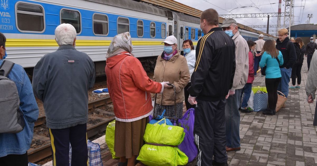 "Укрзалізниця" продовжує виконувати спецрейси до "червоних зон": розклад на 3-5 квітня