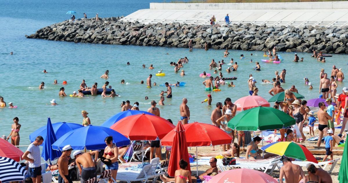 Запад будут поливать дожди, а на Юге будет сиять жаркое солнце. Прогноз погоды на 15 августа