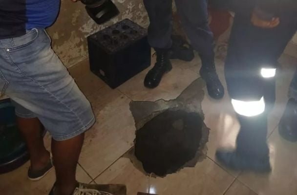 Тоннель, ведущий к платиновой шахте / © Jam Press