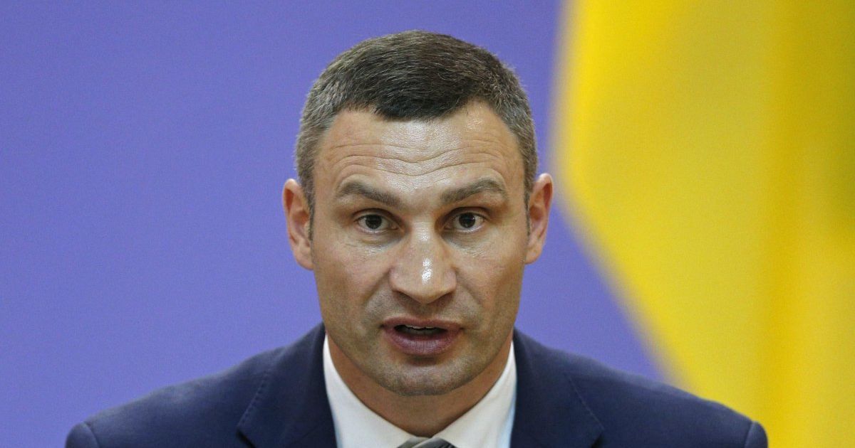 Кличко в Давосе анонсировал время внедрения единого электронного билета для Киева