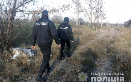 Продали игрушки, чтобы убежать от отчима: в Донецкой области дети ночевали в заброшенном доме