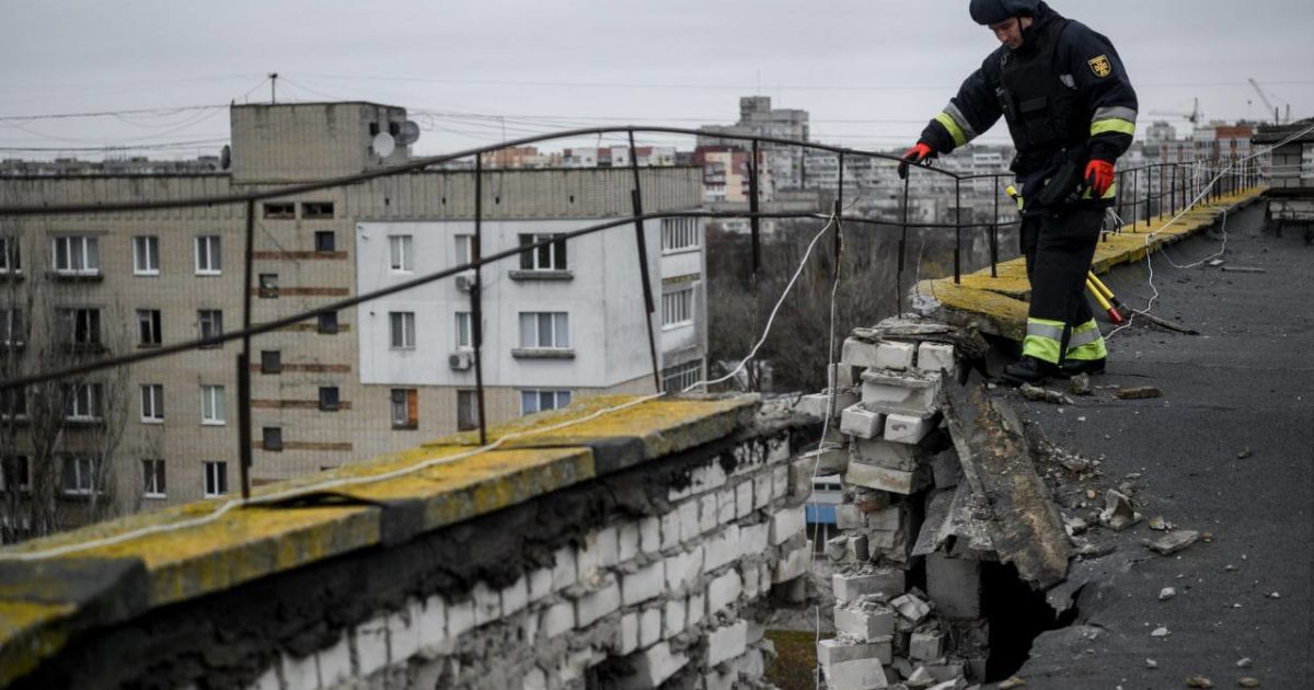 Херсон під ворожими обстрілами: як живе місто після звільнення від окупантів (фото і відео)