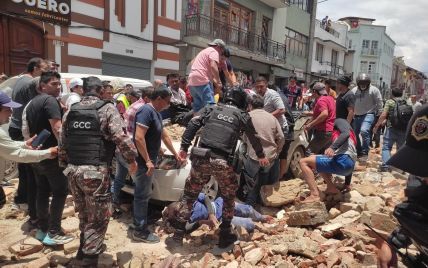В Эквадоре произошло сильное землетрясение, которое почувствовали миллионы: есть разрушения (видео)