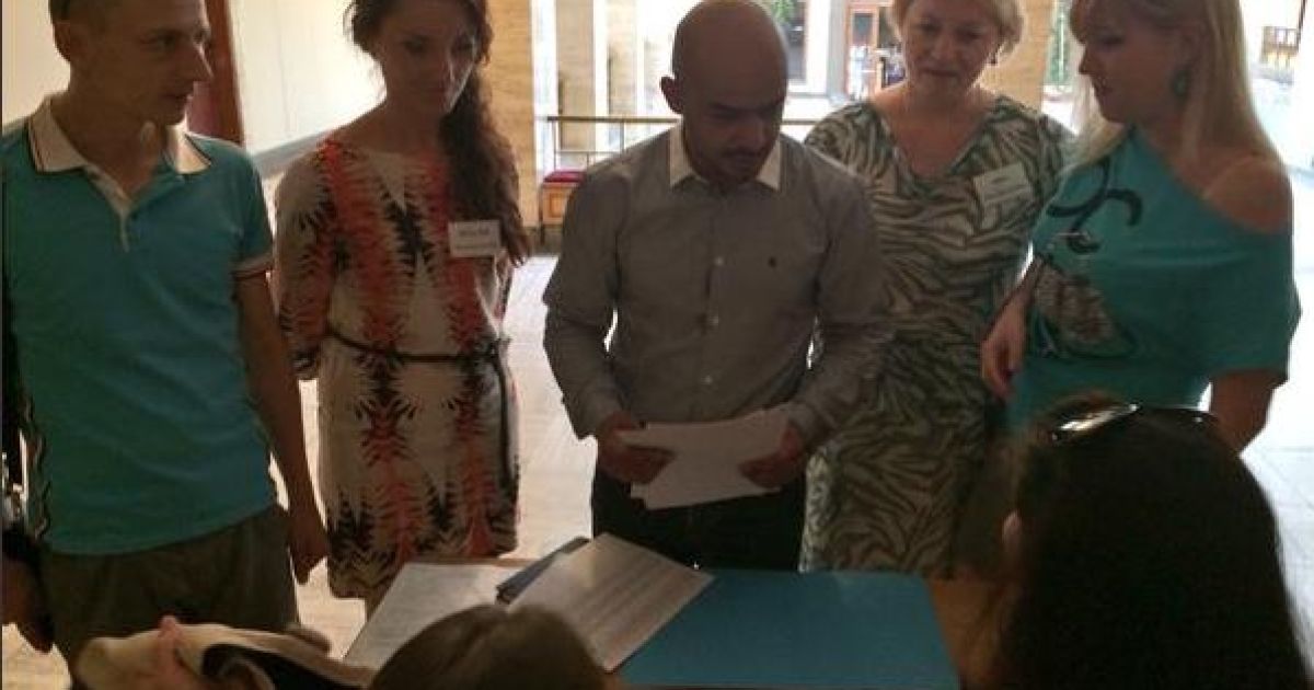 На одно вакантное место претендуют более 15 человек