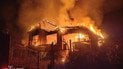 Охоплений вогнем будинок на Харківщині через російську атаку 20 жовтня