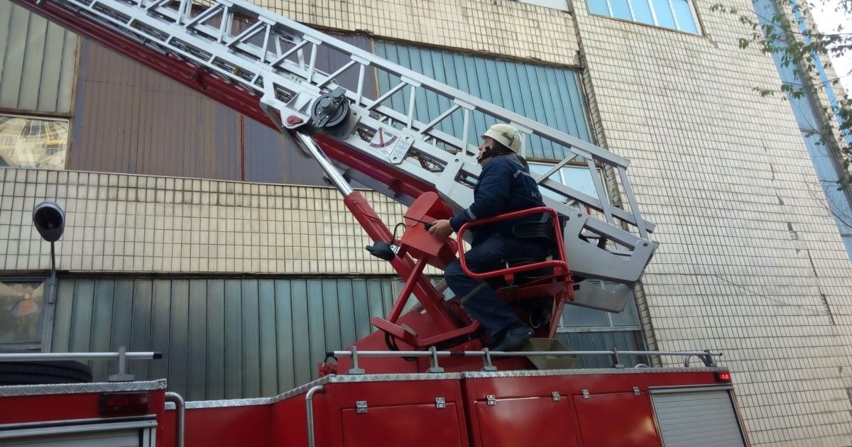 пожежа на заводі в Києві_5 / © Управление ГСЧС Киева