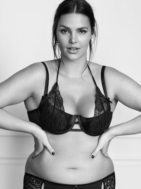Модели plus-size снялись в рекламной кампании нижнего белья / © uk.eonline.com