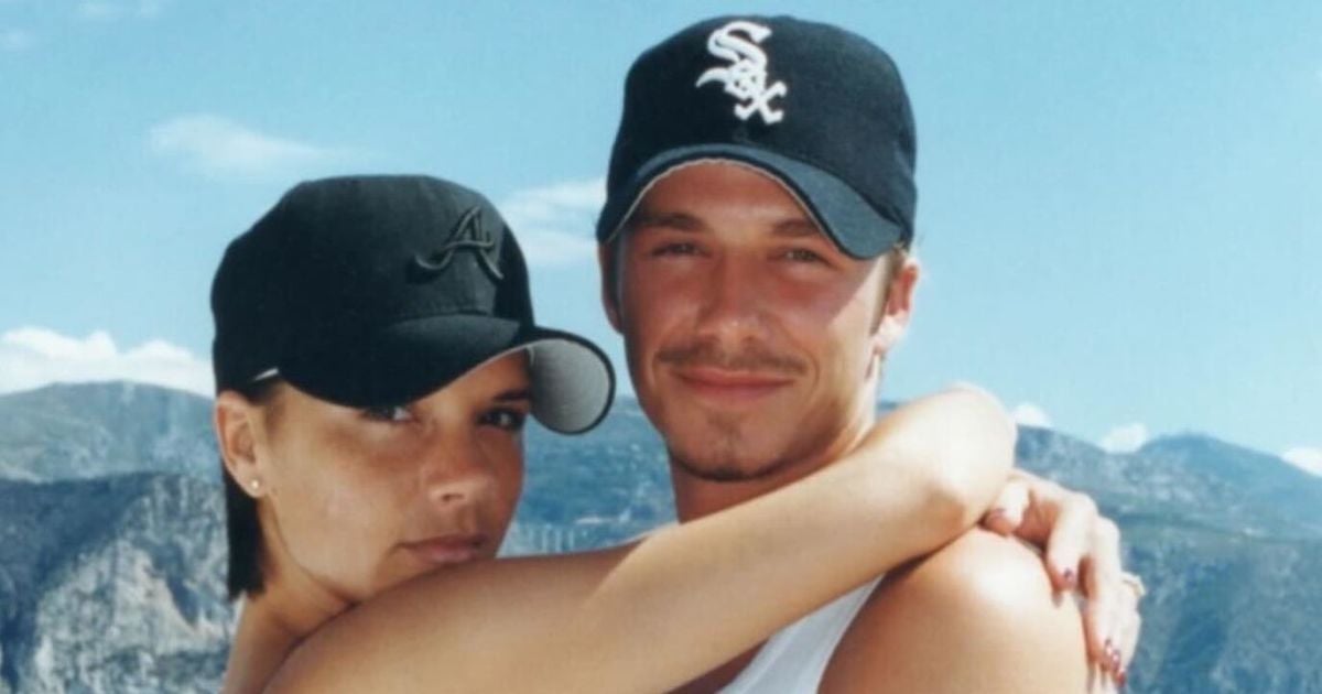 Обнимаются на яхте: Виктория Бекхэм показала совместные фото с мужем, сделанные 27 лет назад