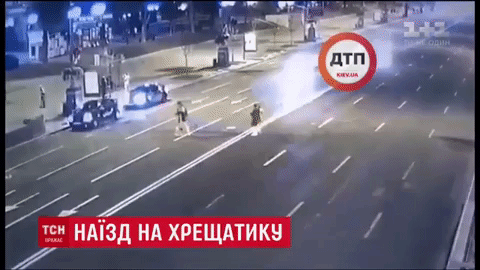 На Крещатике BMW сбило женщину и уехало с места ДТП
