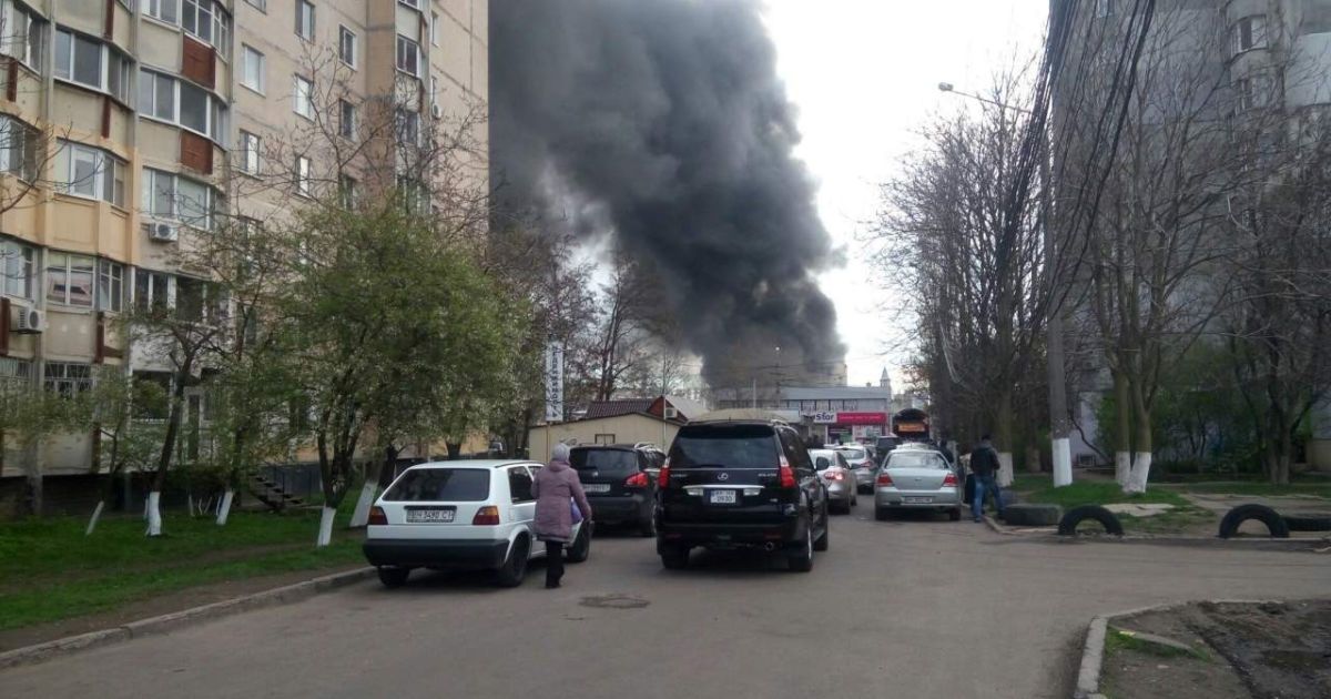 ринок горить в Одесі_3 / © stringer.media