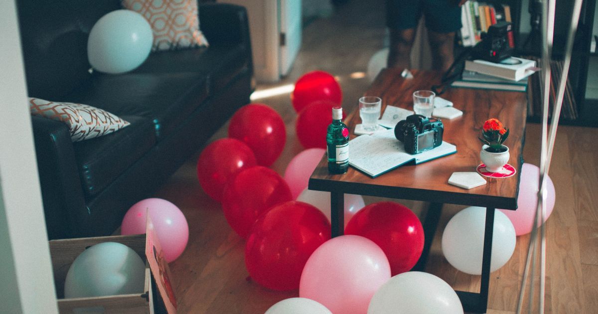 В США мужчина погиб во время подготовки салюта к вечеринке, на которой должен был узнать пол своего ребенка