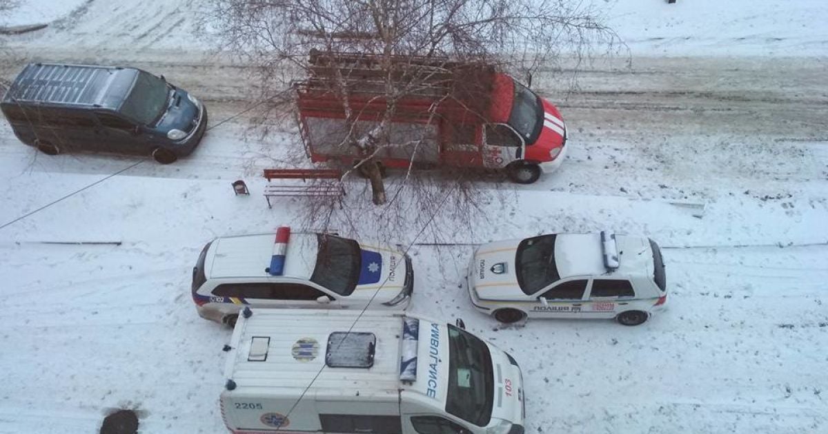 На Харківщині військовий взяв у заручники жінку 