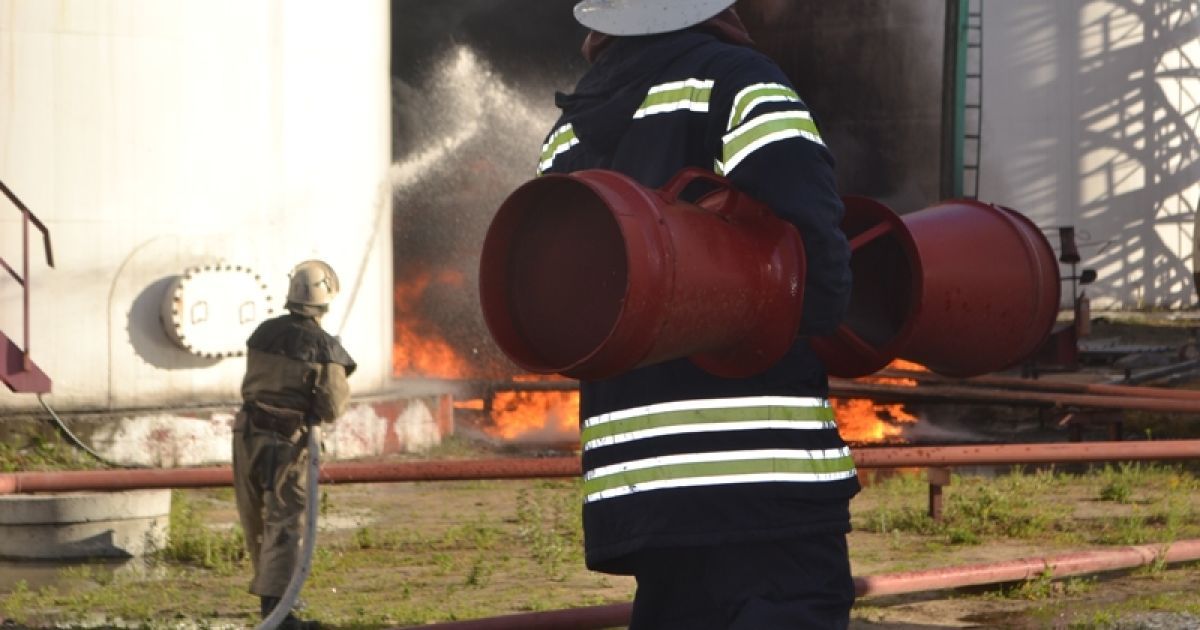 Всего к тушению пожара привлечено 45 единиц пожарной и специальной техники и пожарных 218 / © Государственная служба Украины по чрезвычайным ситуациям