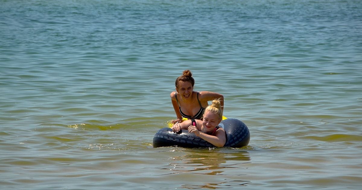 Морська вода на дев'яти популярних пляжах Одеси не відповідає нормам
