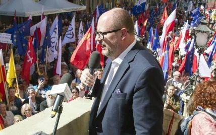 У Польщі оголосять національний день жалоби через убивство мера Гданська